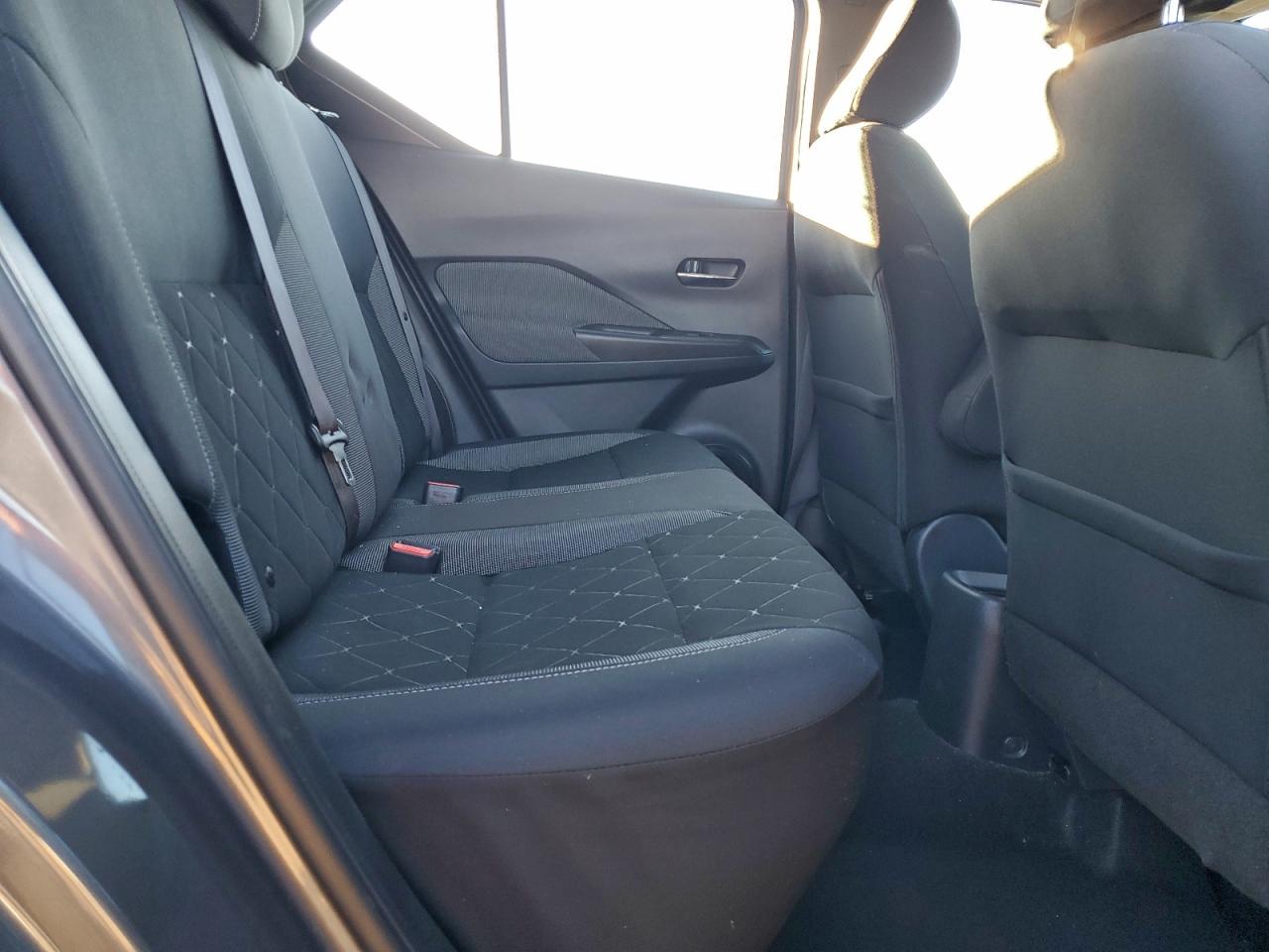 2019 NISSAN KICKS S photo 10