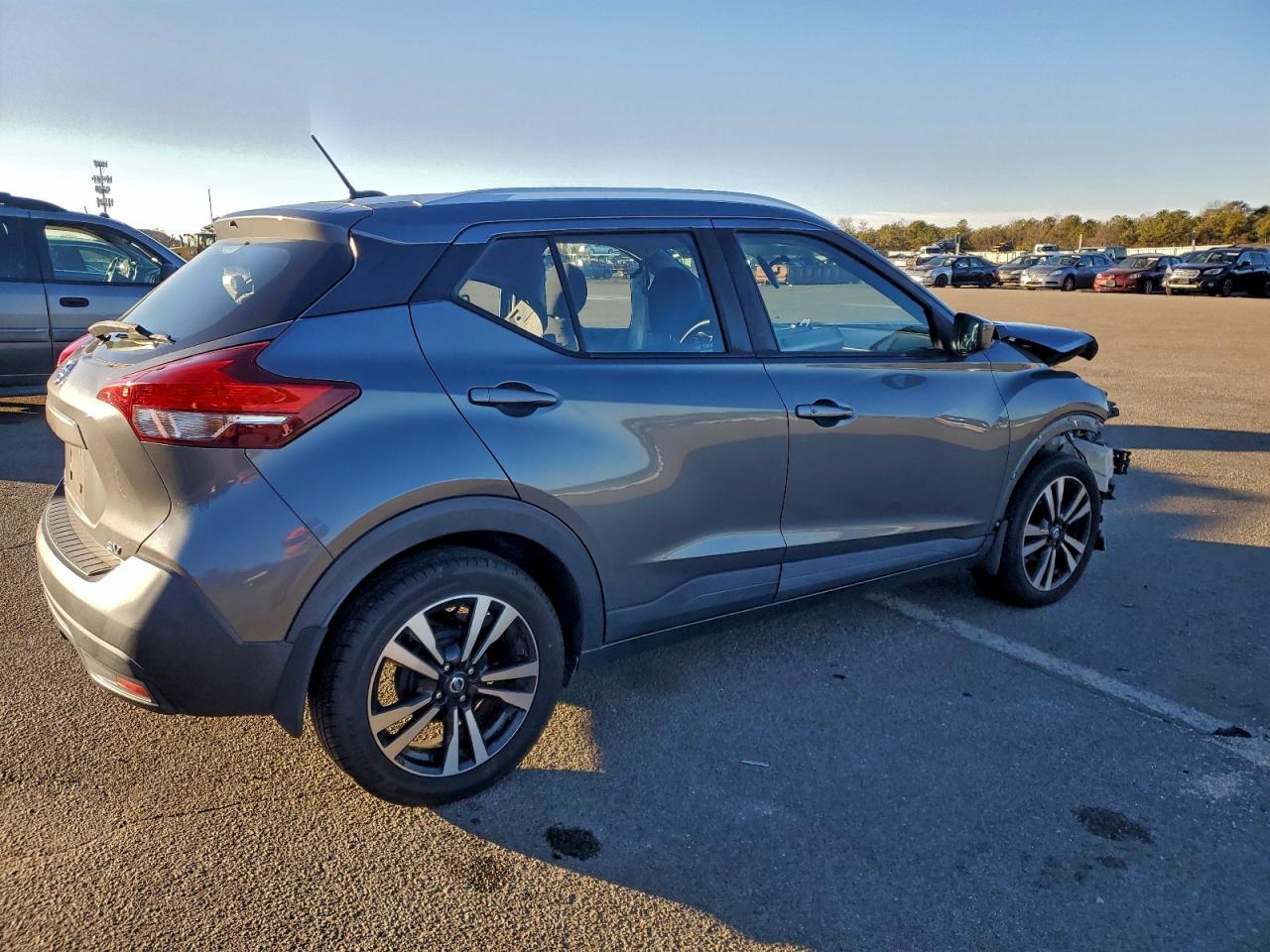 2019 NISSAN KICKS S photo 3