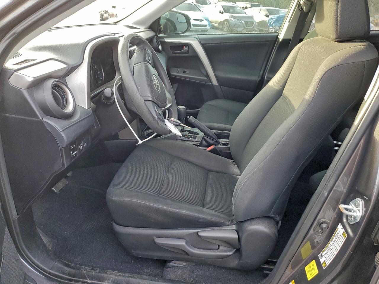 2017 TOYOTA RAV4 photo 7