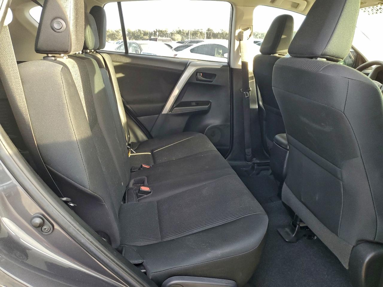 2017 TOYOTA RAV4 photo 11