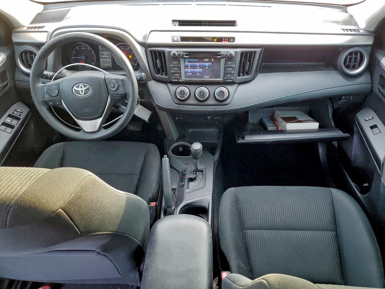 2017 TOYOTA RAV4 photo 8