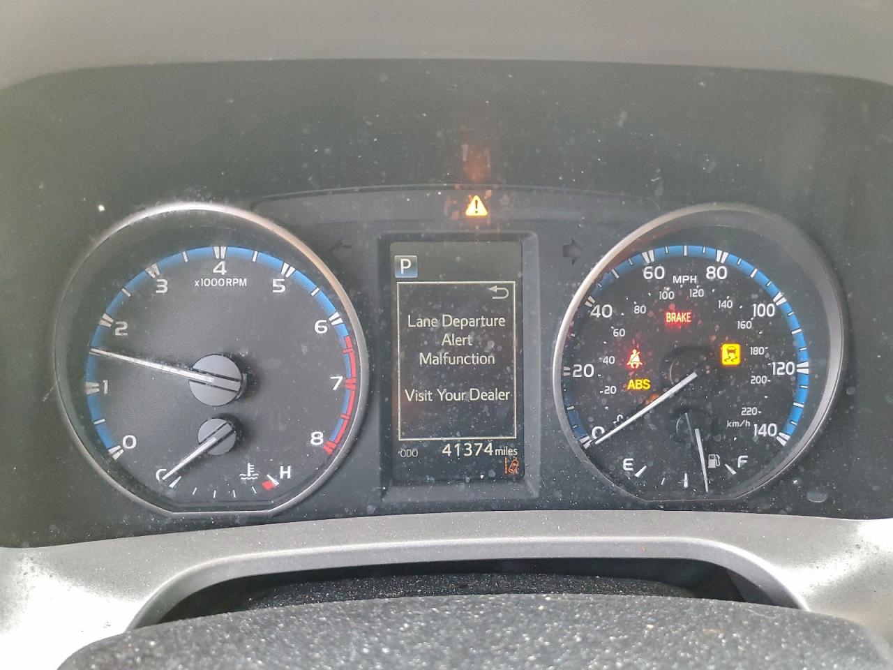 2017 TOYOTA RAV4 photo 9