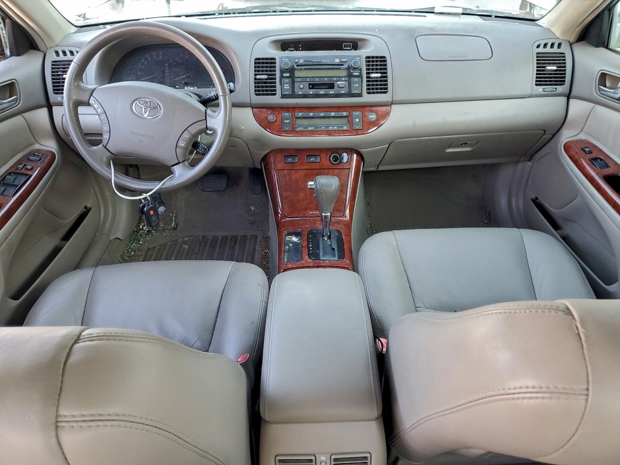 2005 TOYOTA CAMRY LE photo 8