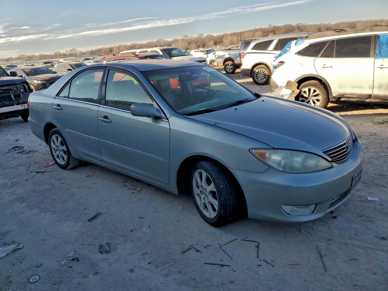 2005 TOYOTA CAMRY LE photo 4