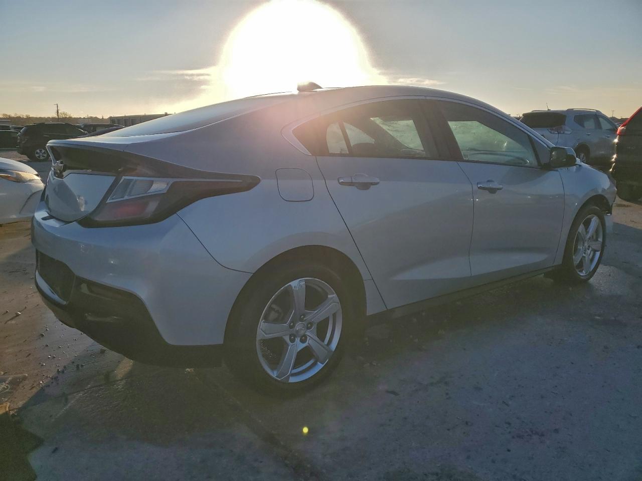 2017 CHEVROLET VOLT LT photo 3