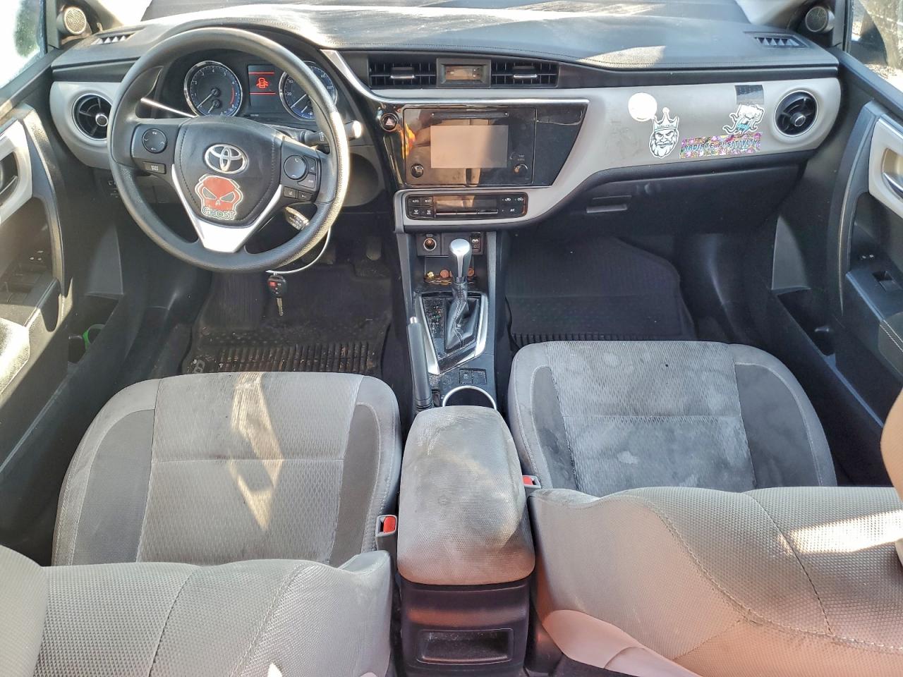2019 TOYOTA COROLLA L photo 8