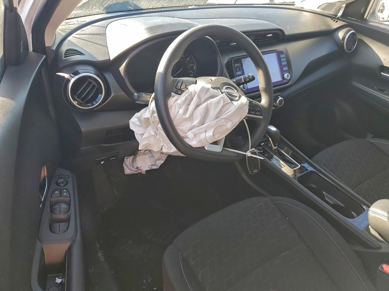 2023 NISSAN KICKS SV photo 8