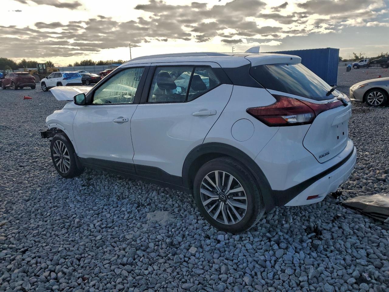 2023 NISSAN KICKS SV photo 2