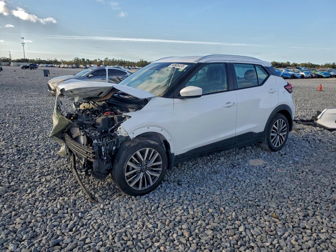 2023 NISSAN KICKS