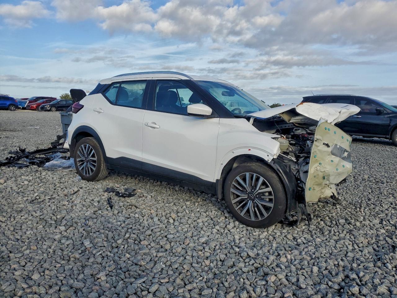2023 NISSAN KICKS SV photo 4
