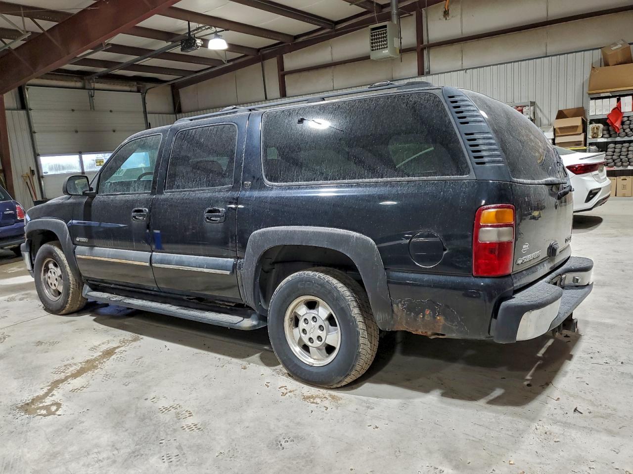 2000 CHEVROLET SUBURBAN K1500 photo 2