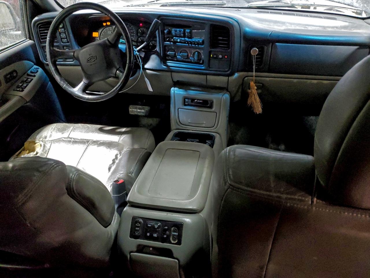 2000 CHEVROLET SUBURBAN K1500 photo 8