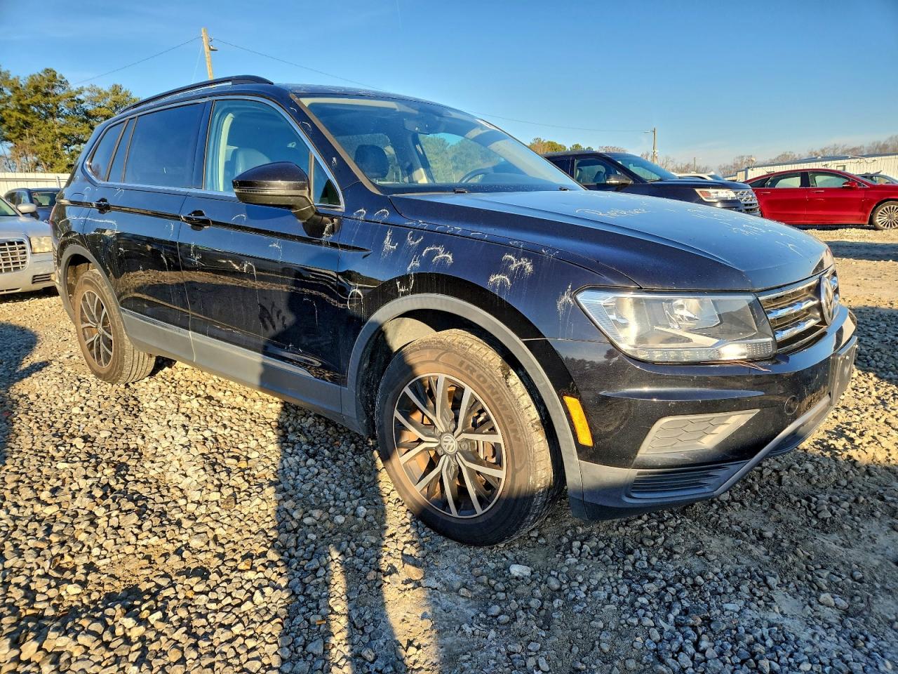 2021 VOLKSWAGEN TIGUAN SE photo 4
