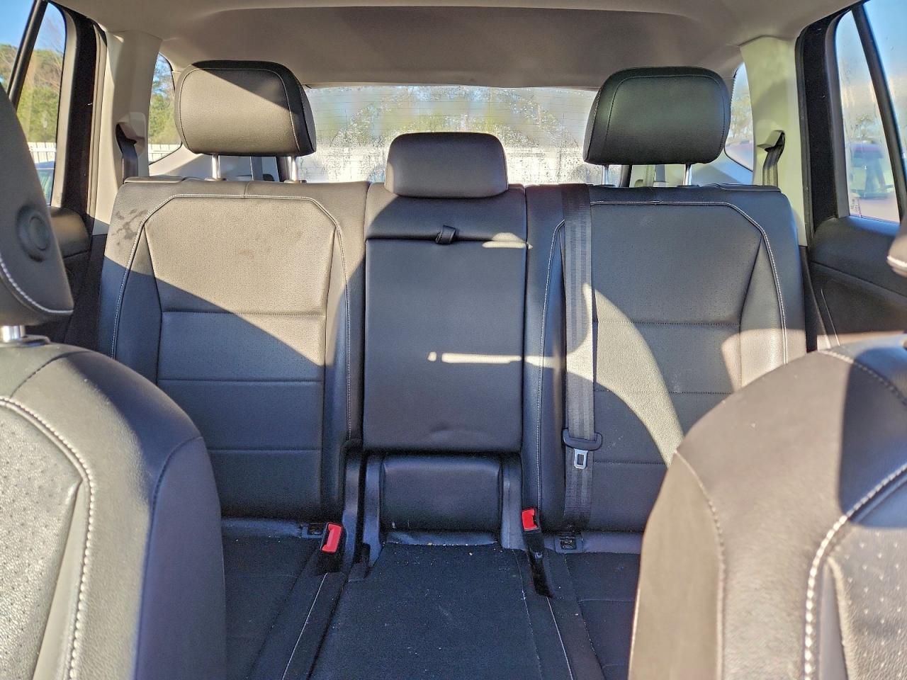 2021 VOLKSWAGEN TIGUAN SE photo 10