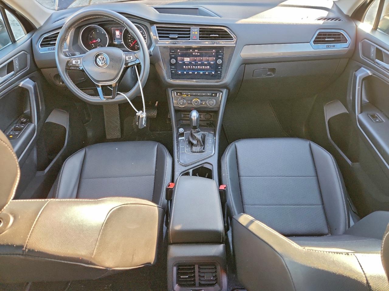 2021 VOLKSWAGEN TIGUAN SE photo 8