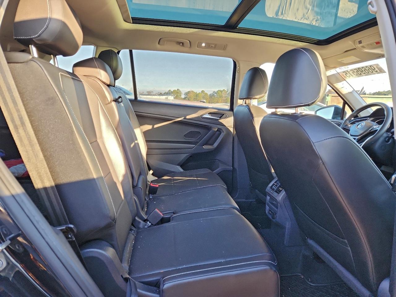 2021 VOLKSWAGEN TIGUAN SE photo 11
