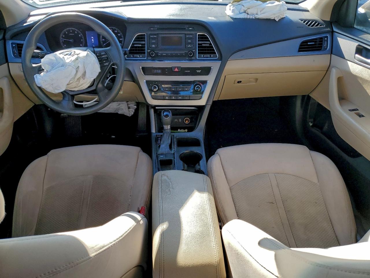 2015 HYUNDAI SONATA SE photo 8