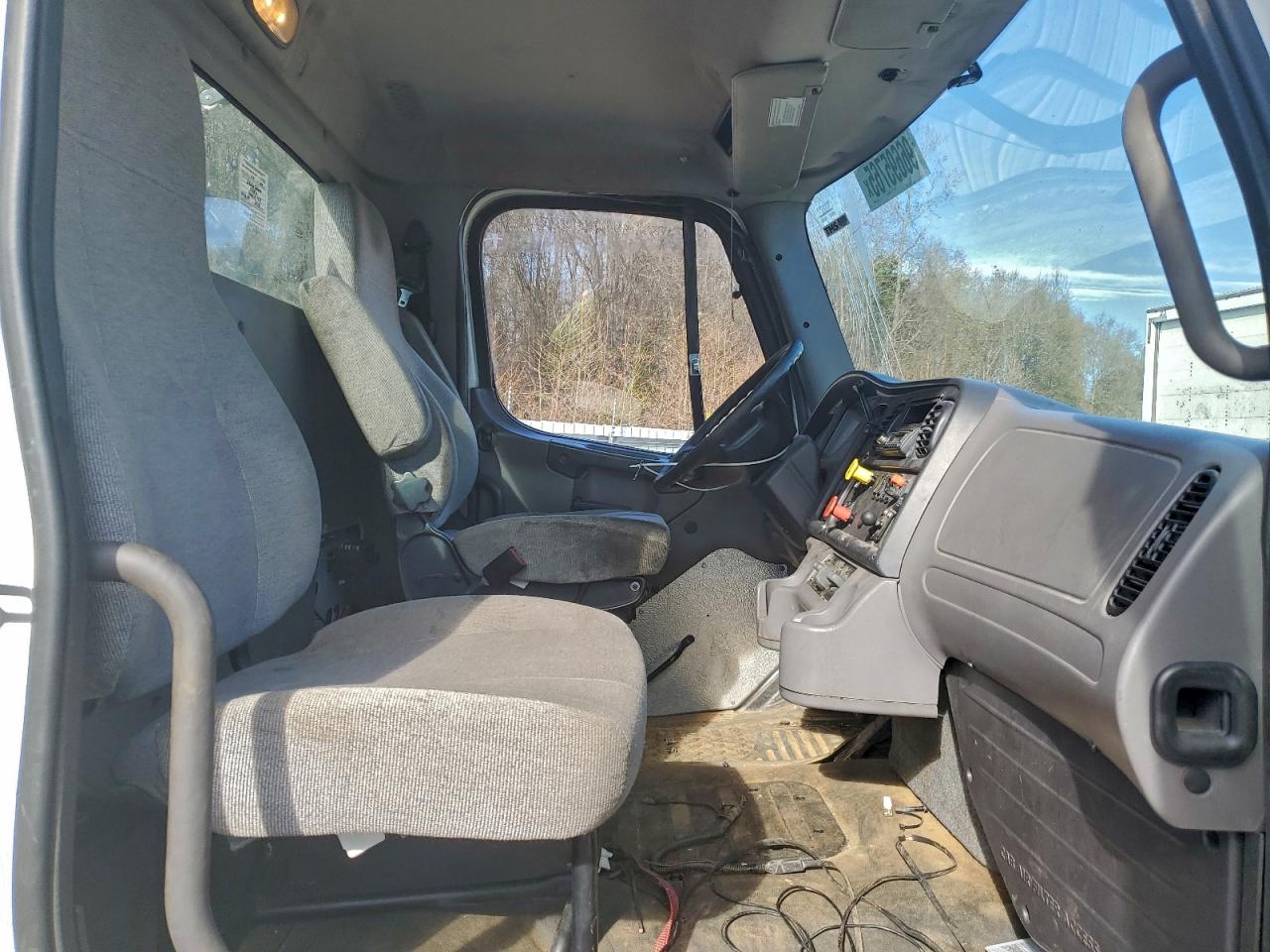 2016 FREIGHTLINER M2 106 MED photo 5