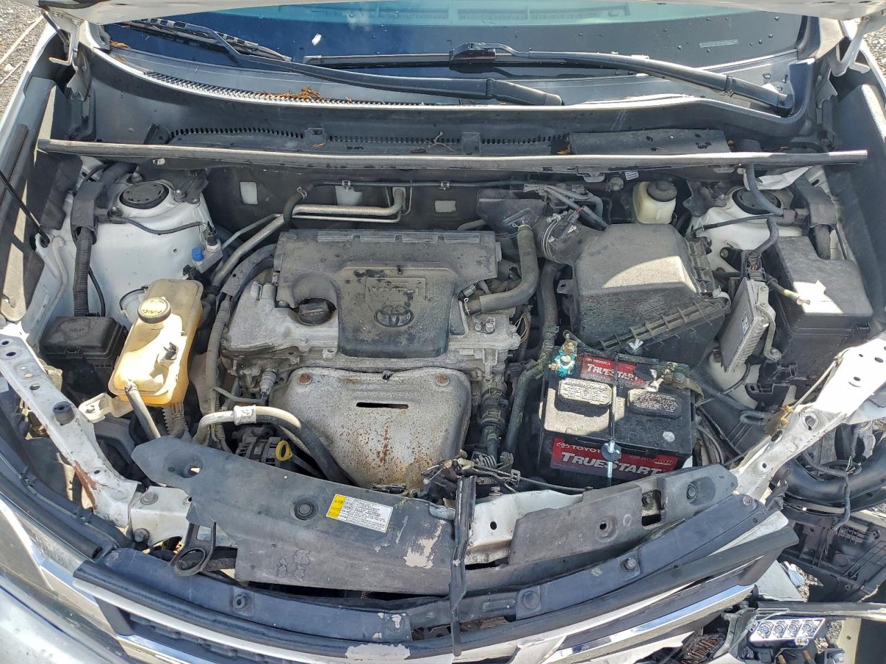 2015 TOYOTA RAV4 XLE photo 12