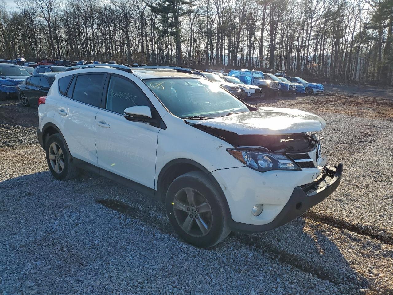 2015 TOYOTA RAV4 XLE photo 4
