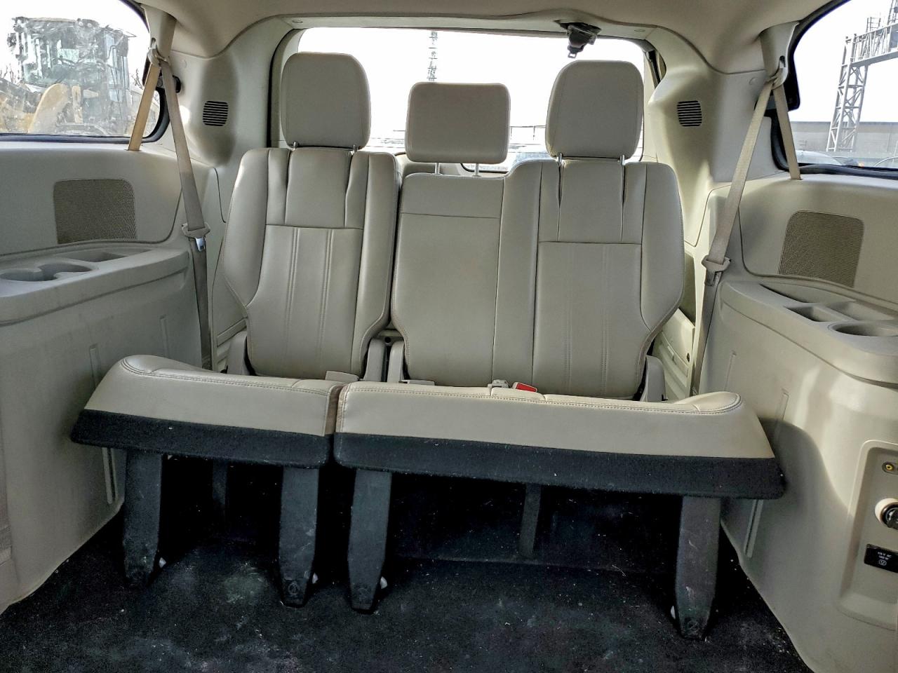 2013 CHRYSLER TOWN & COUNTRY TOURING photo 10