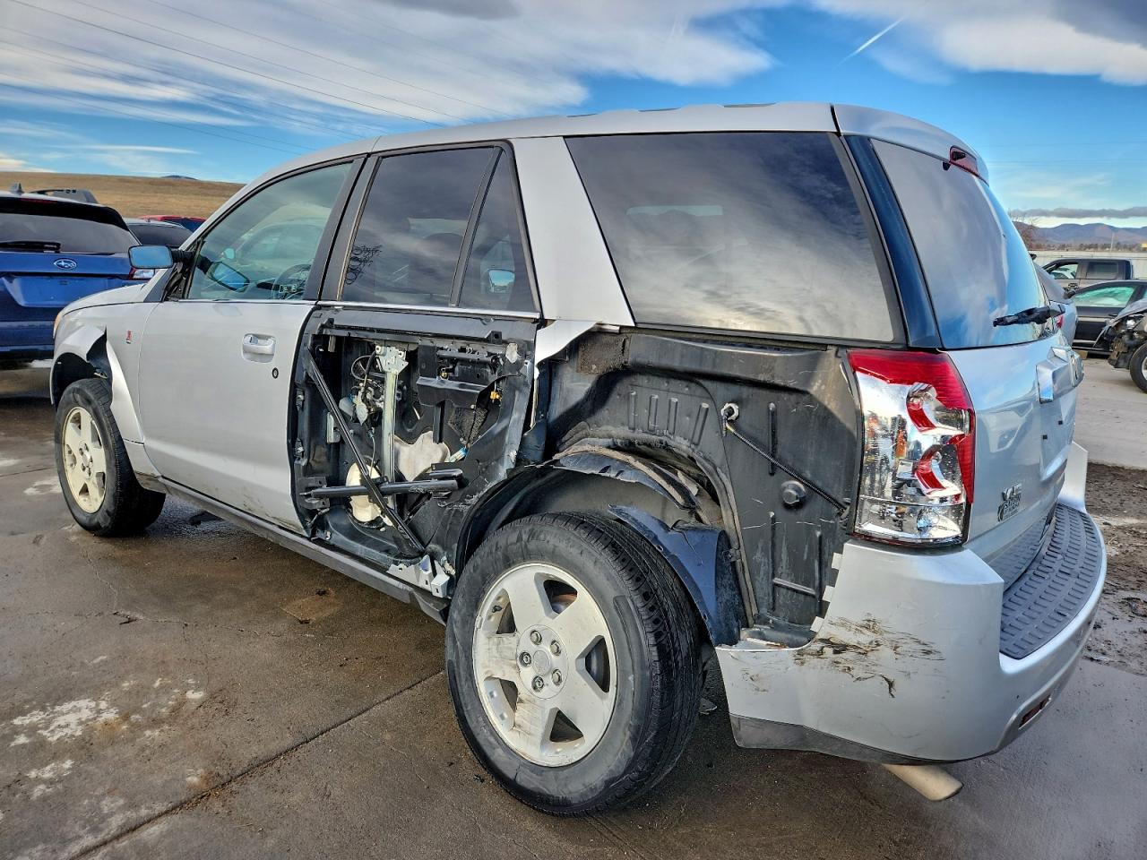 2006 SATURN VUE photo 2