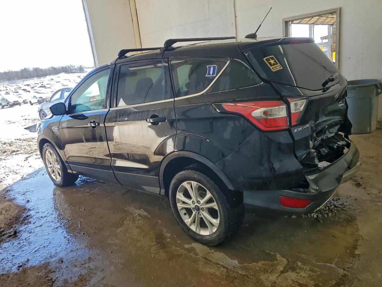 2017 FORD ESCAPE SE photo 2