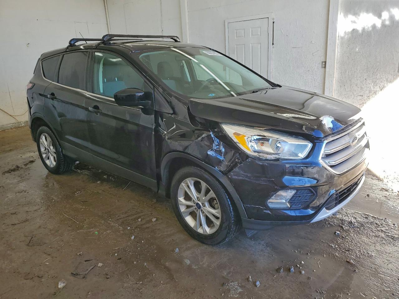 2017 FORD ESCAPE SE photo 4