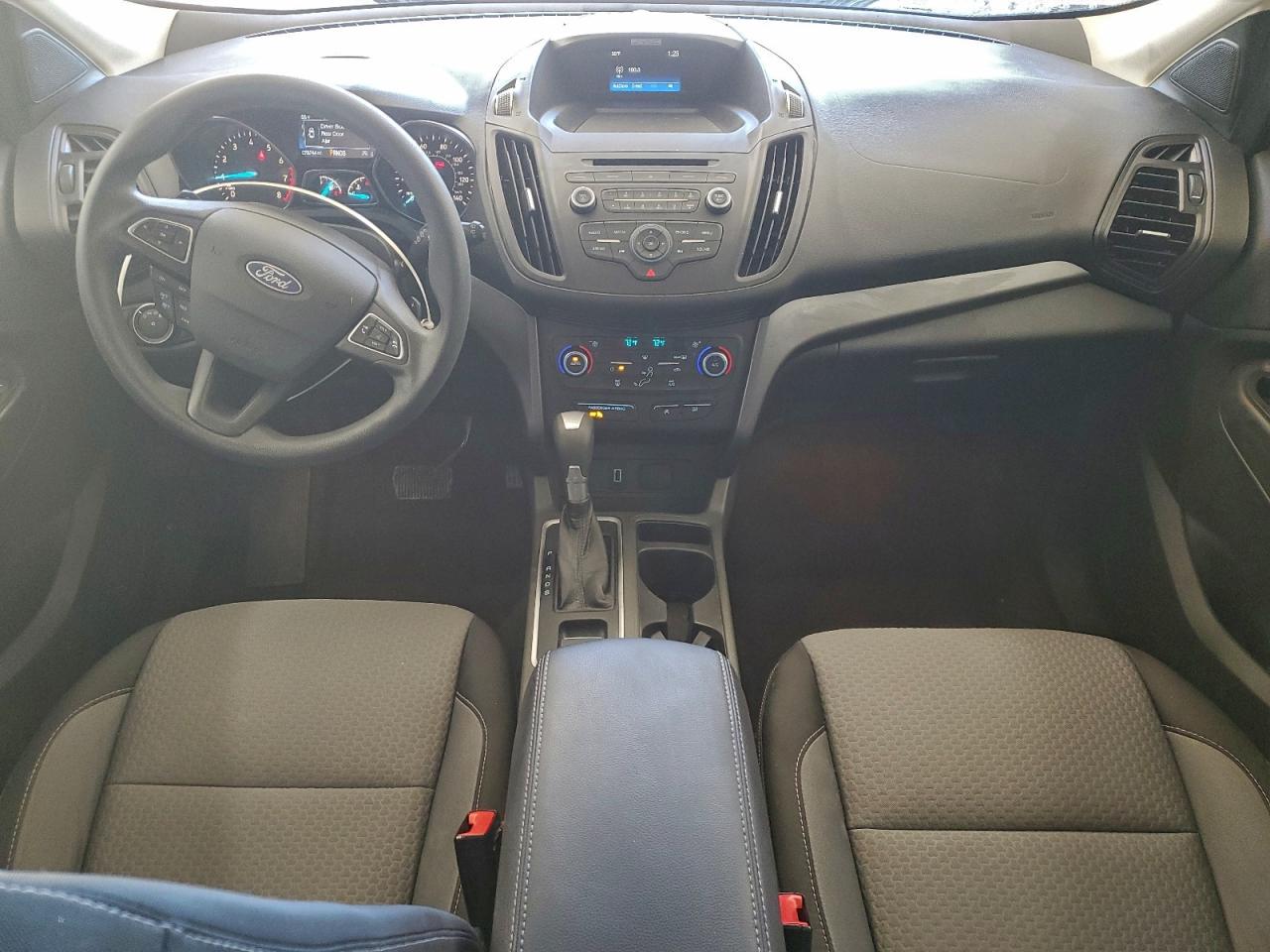 2017 FORD ESCAPE SE photo 8