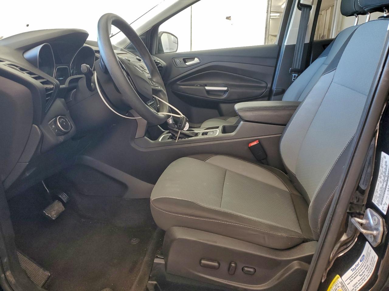 2017 FORD ESCAPE SE photo 7