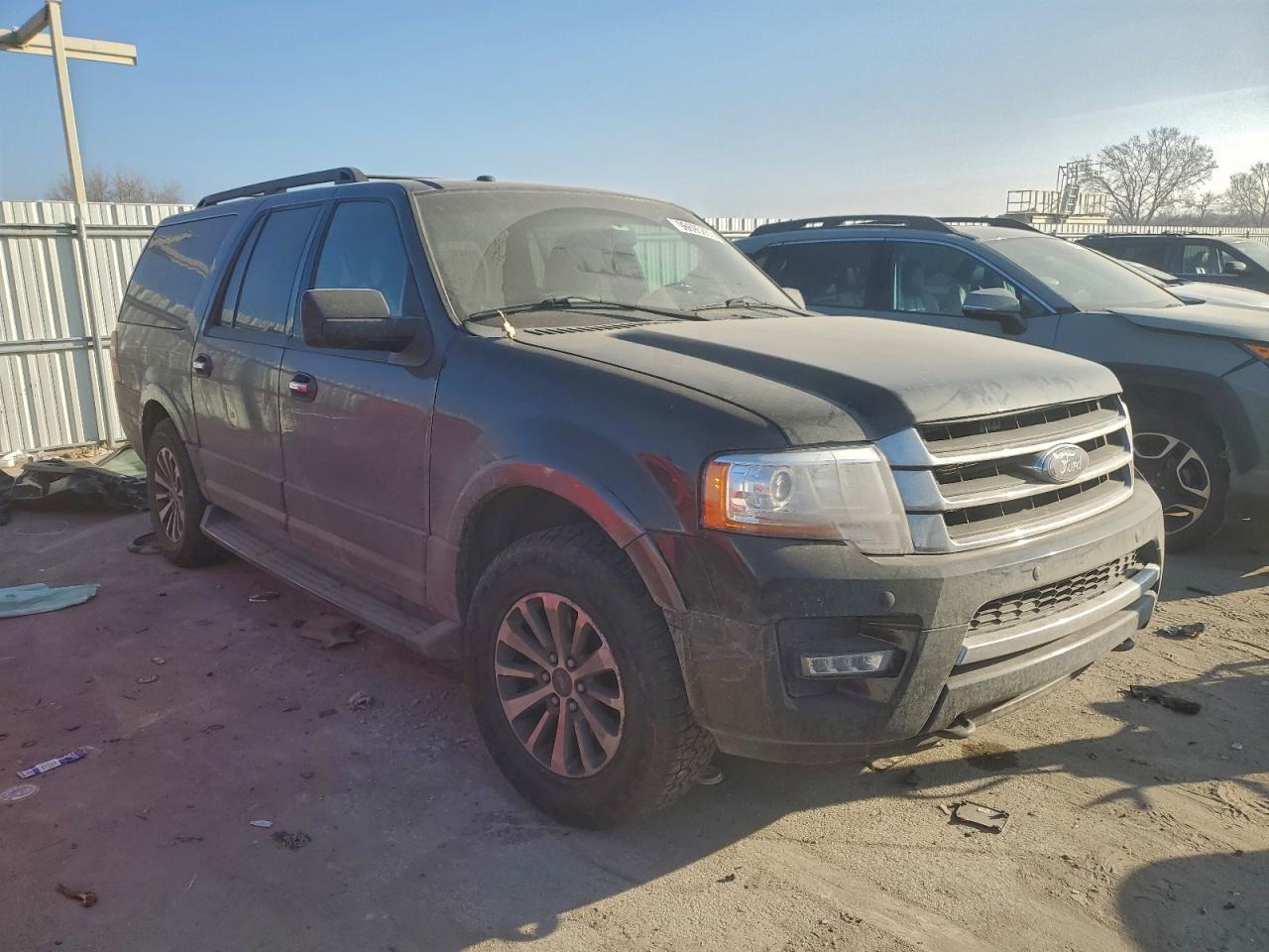 2017 FORD EXPEDITION EL XLT photo 4