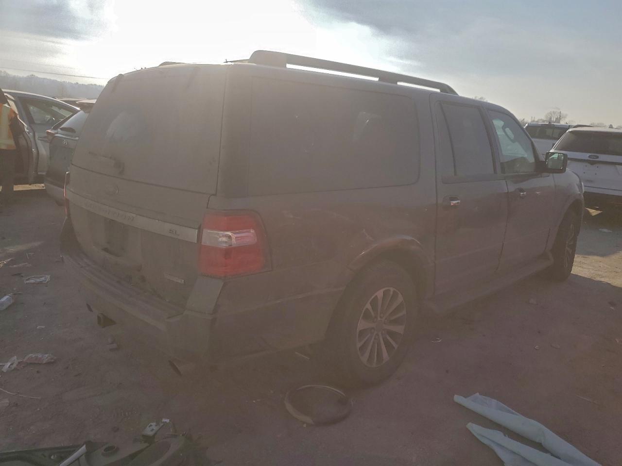 2017 FORD EXPEDITION EL XLT photo 3