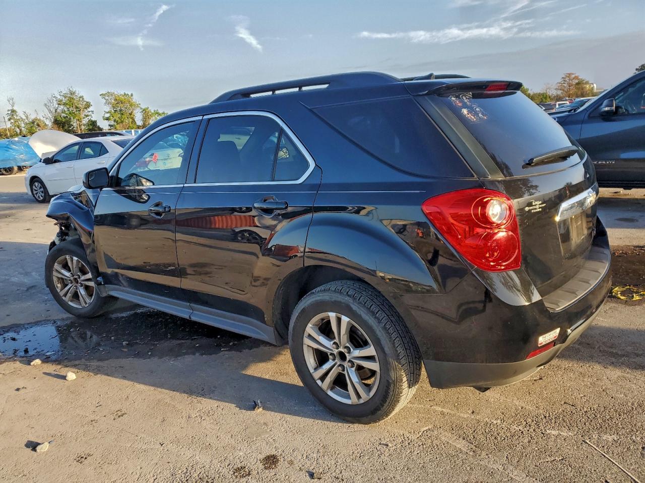 2013 CHEVROLET EQUINOX LT photo 2