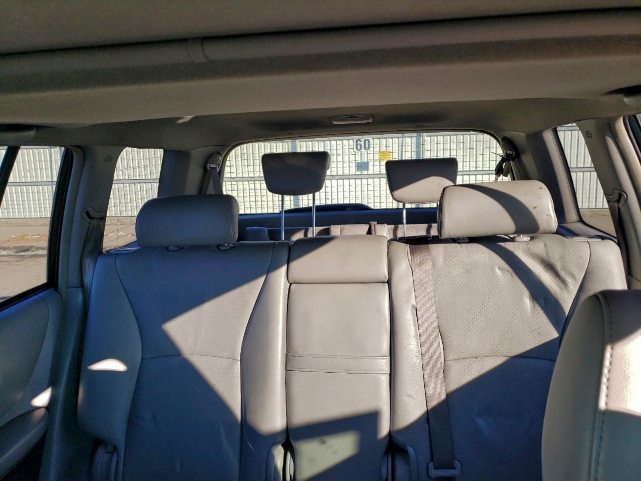 2005 TOYOTA HIGHLANDER LIMITED photo 10