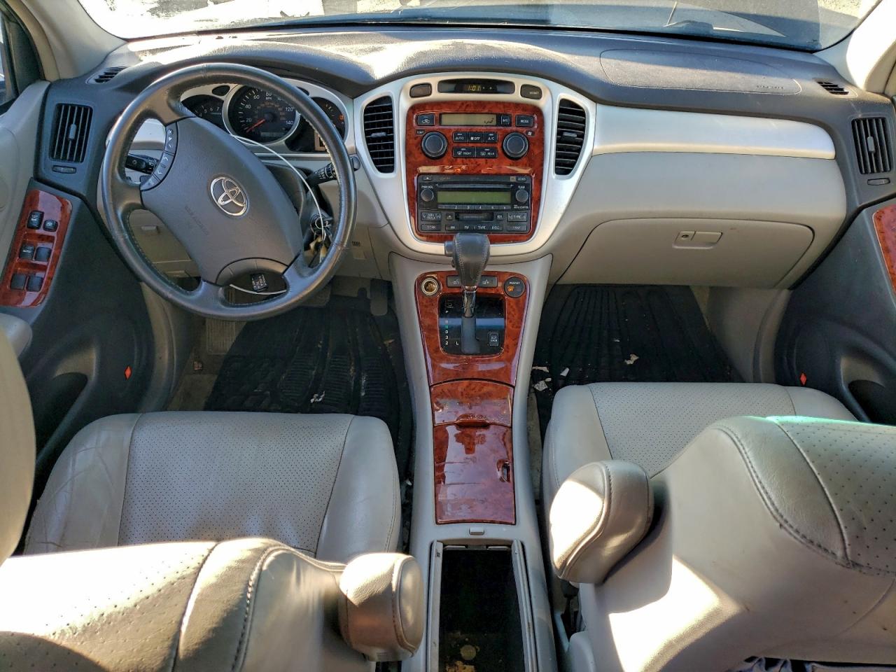2005 TOYOTA HIGHLANDER LIMITED photo 8