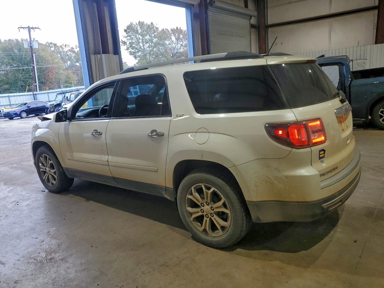 2015 GMC ACADIA SLT-2 photo 2