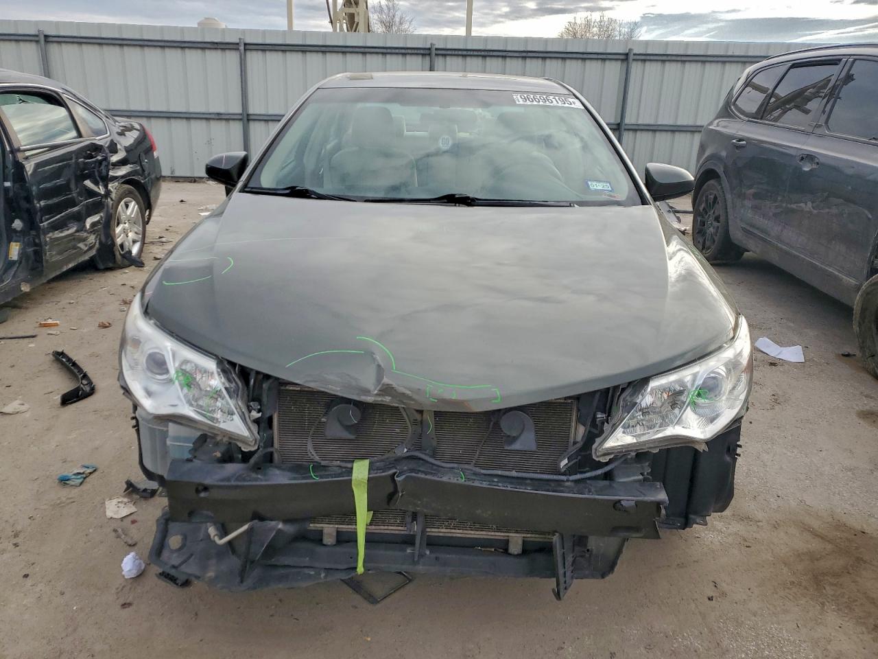 2014 TOYOTA CAMRY L photo 5