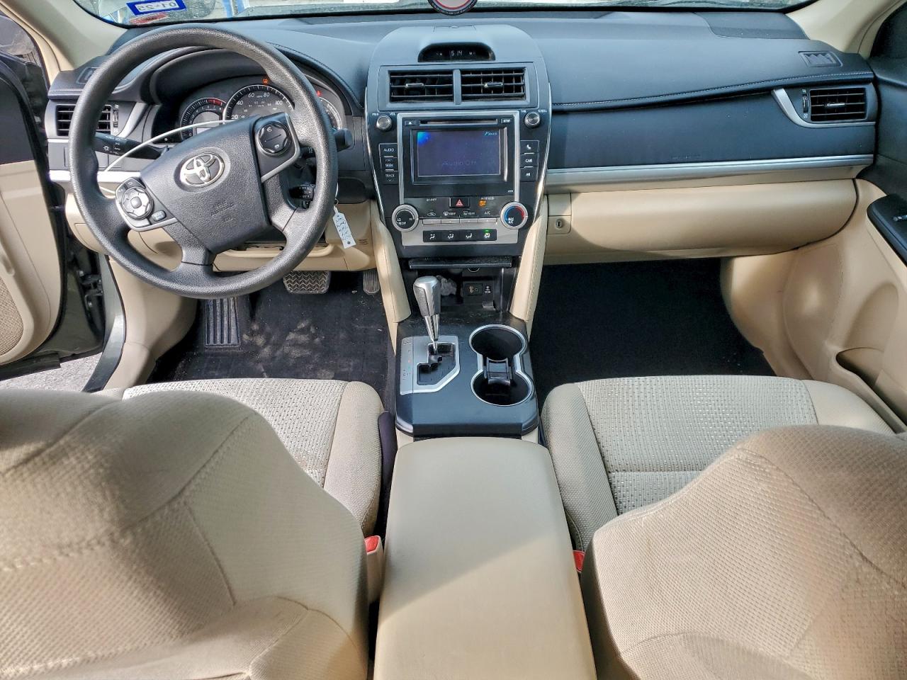 2014 TOYOTA CAMRY L photo 8