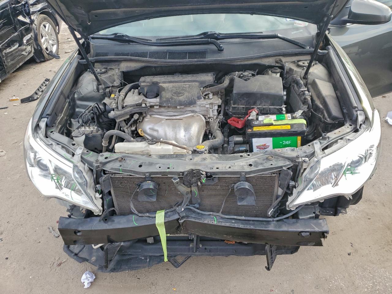2014 TOYOTA CAMRY L photo 11