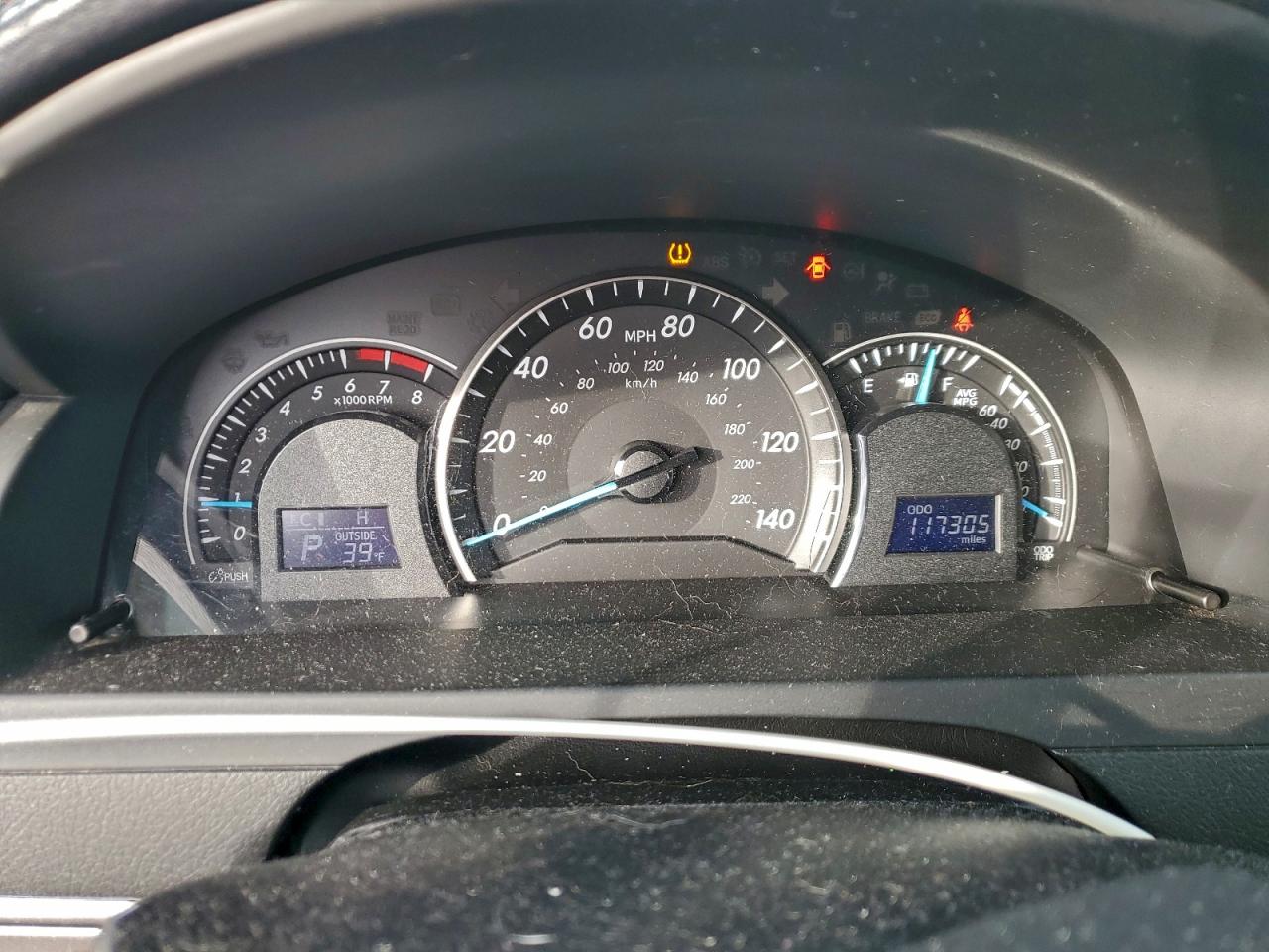 2014 TOYOTA CAMRY L photo 9
