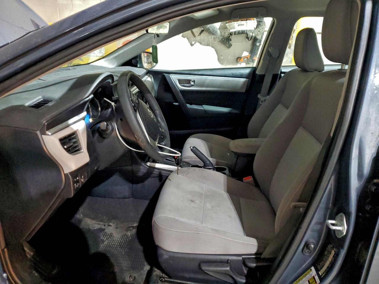 2016 TOYOTA COROLLA LE photo 13