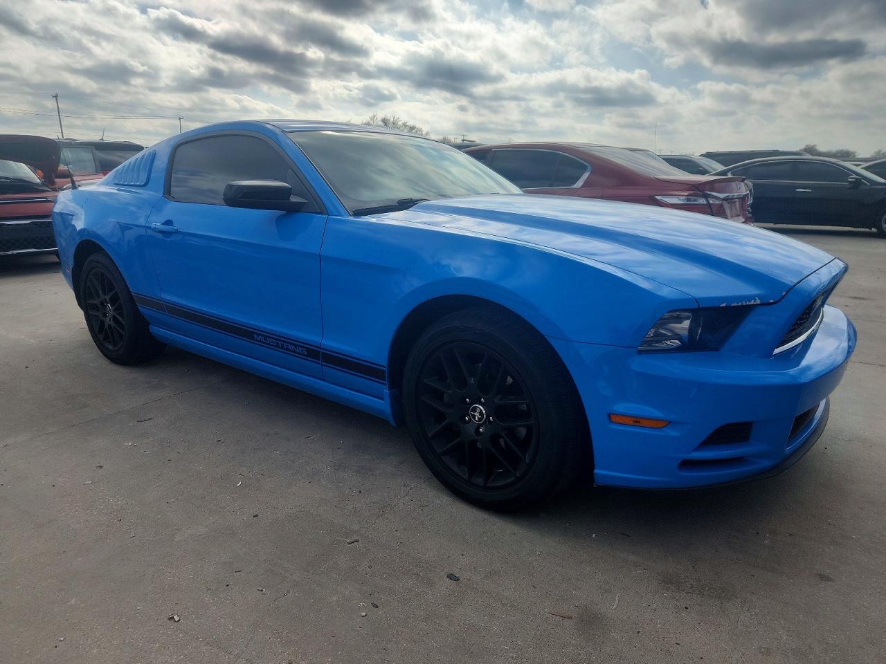 2014 FORD MUSTANG photo 4
