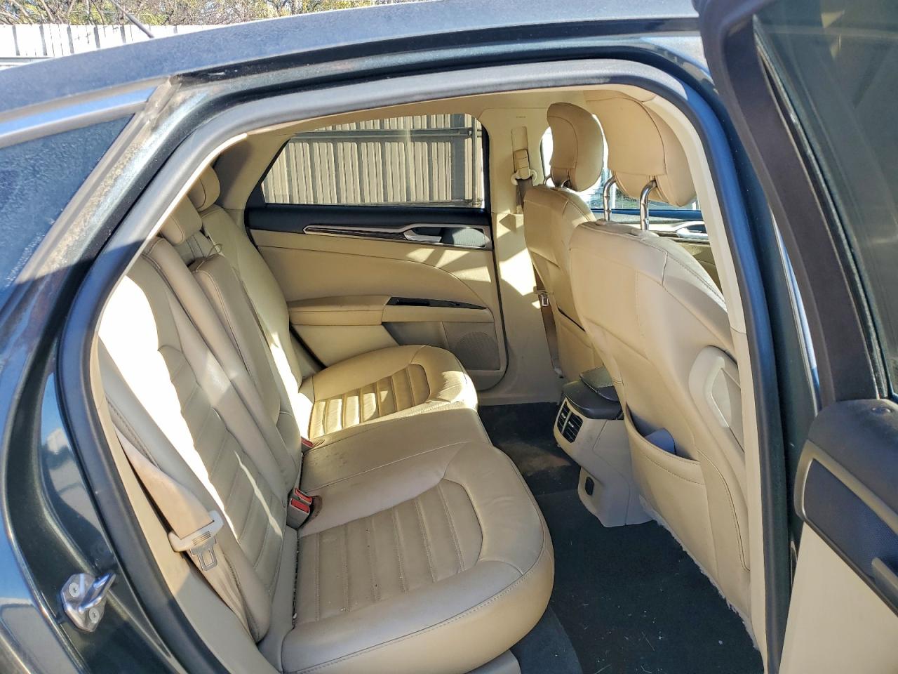 2015 FORD FUSION SE photo 10