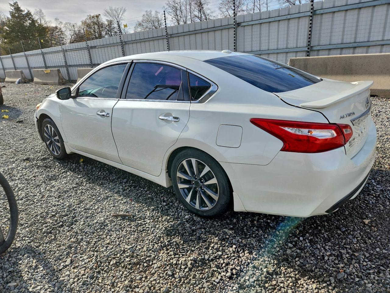 2017 NISSAN ALTIMA 2.5 photo 2