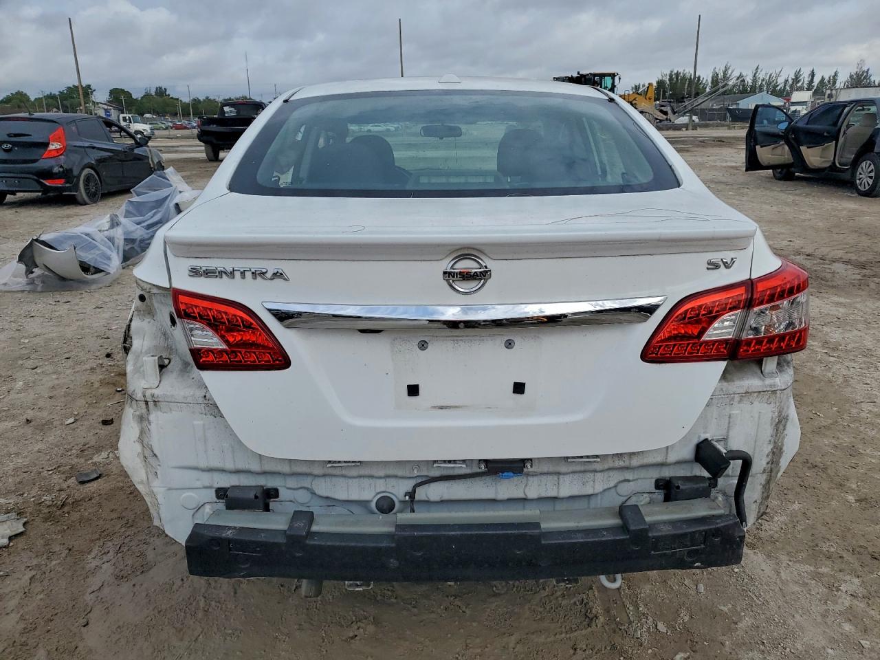2015 NISSAN SENTRA S photo 6