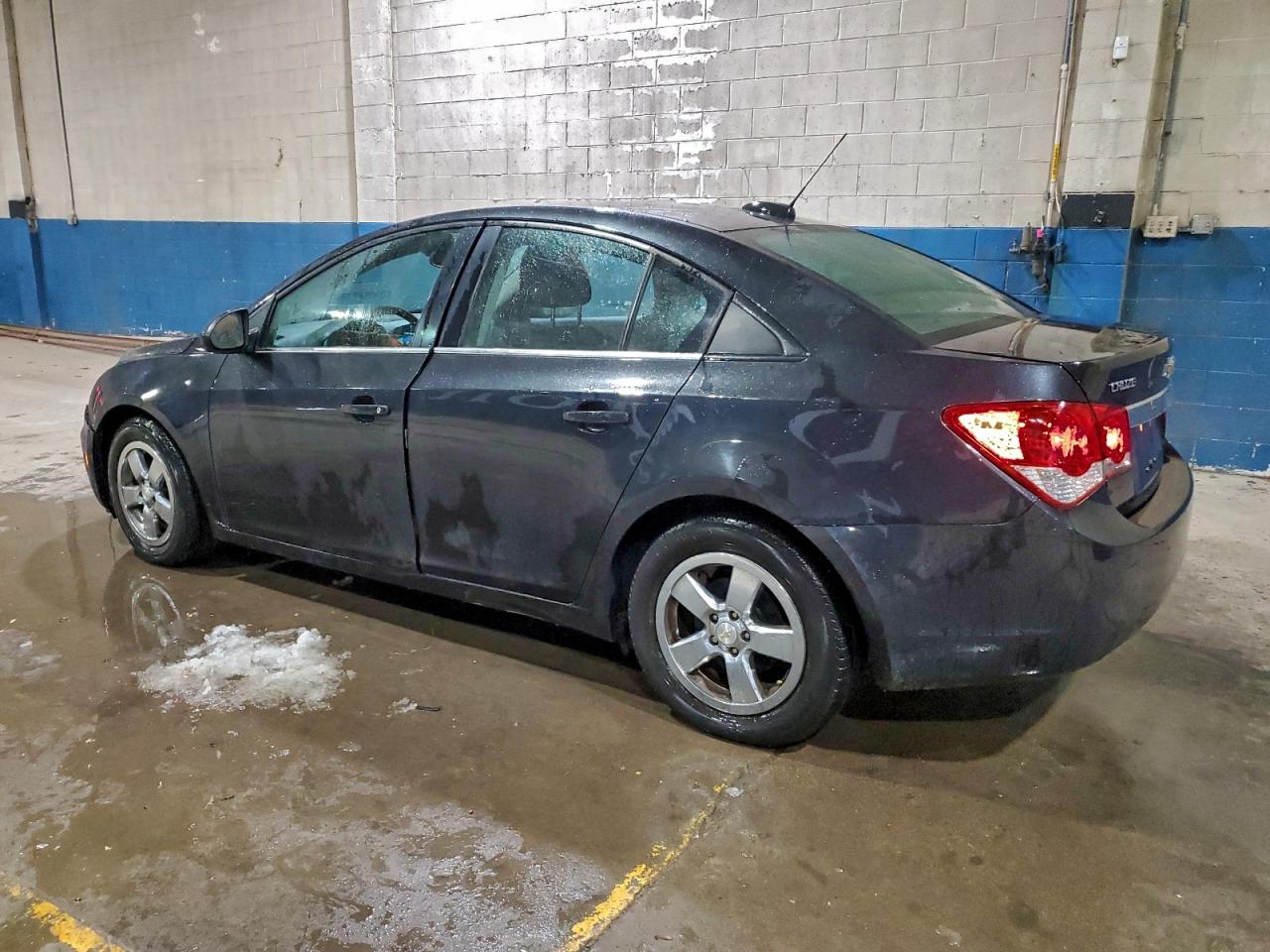 2015 CHEVROLET CRUZE LT photo 2
