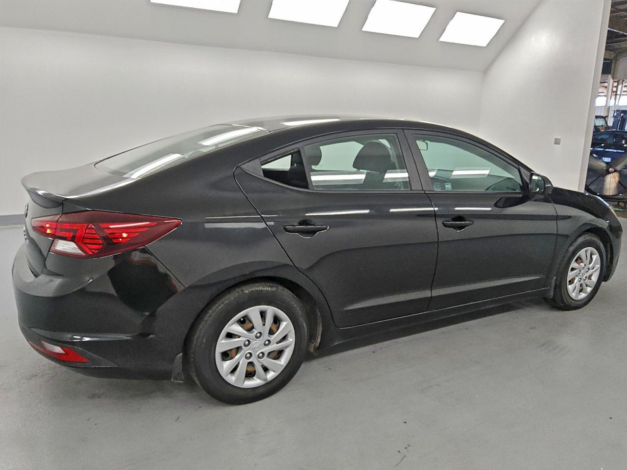2020 HYUNDAI ELANTRA SE photo 3