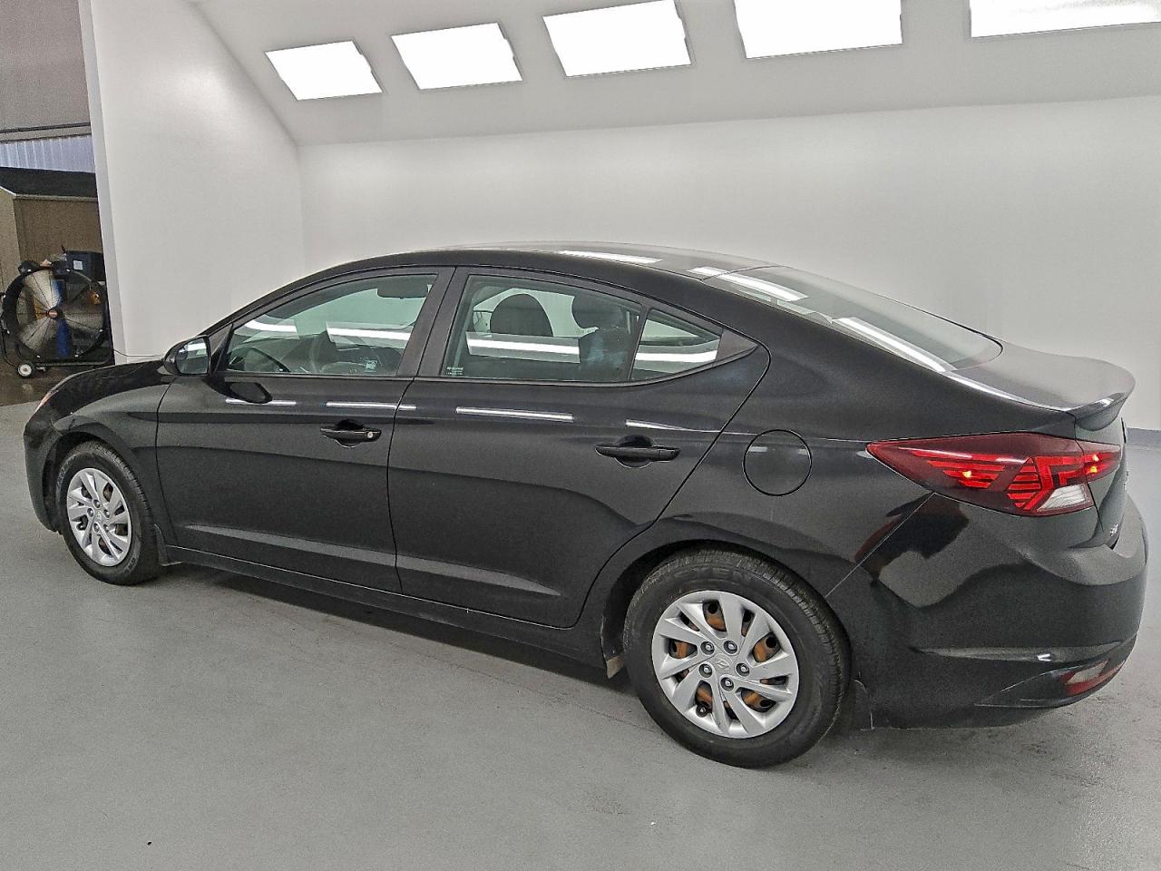 2020 HYUNDAI ELANTRA SE photo 2