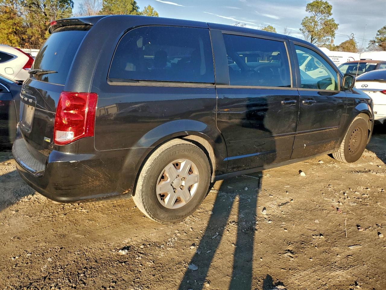 2011 DODGE GRAND CARAVAN EXPRESS photo 3