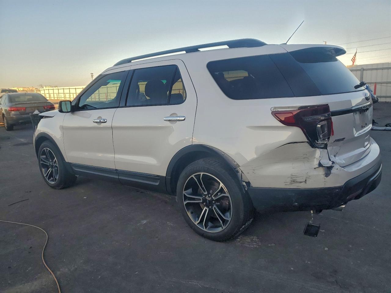 2014 FORD EXPLORER SPORT photo 2
